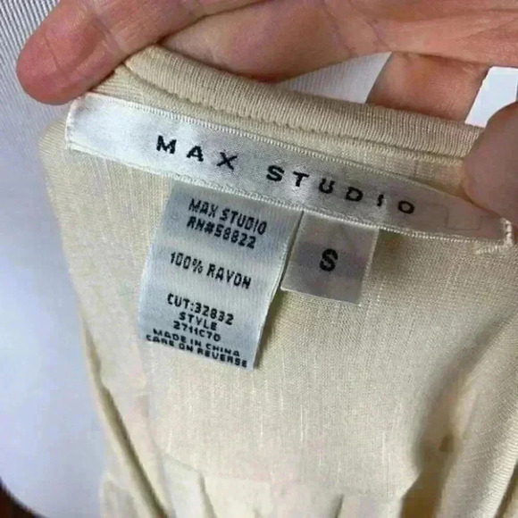 Max studio top size S cream button down v-neck - Picture 9 of 9